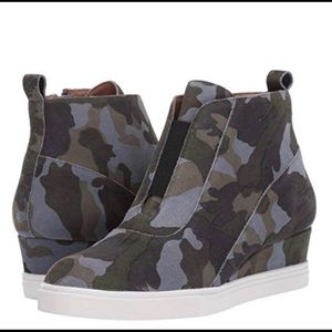 Linea Paolo Anna wedge sneaker